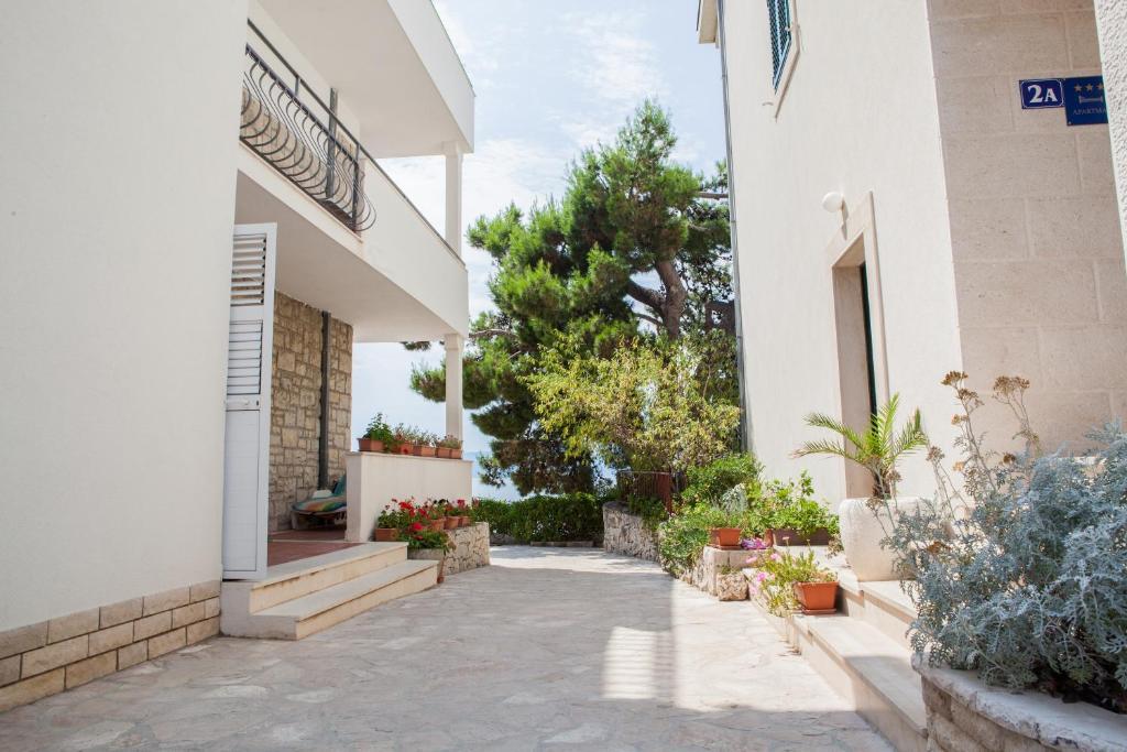 Apartments Agava-Mirjana Omis Exterior photo