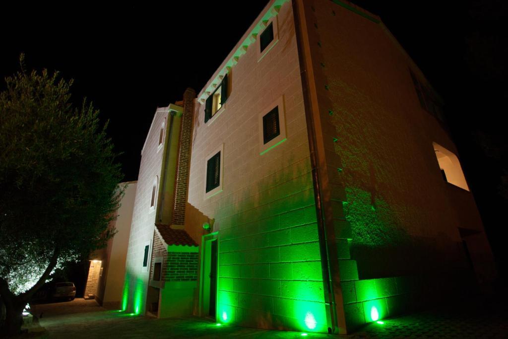 Apartments Agava-Mirjana Omis Exterior photo